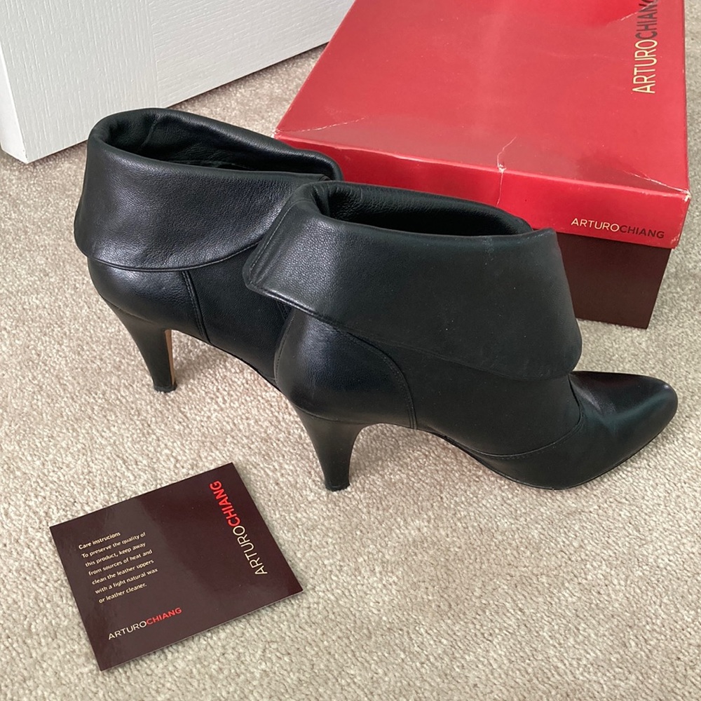 Arturo Chiang Tamara booties size 6.5